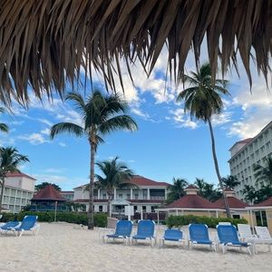 Meet your Posher, Cara